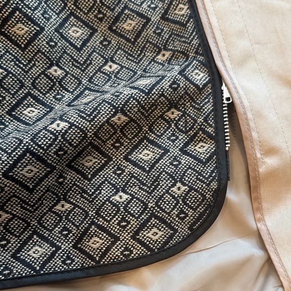 Vintage London Fog Beige Trench Coat Belted Size 8 Reg Classic Raincoat - Picture 8 of 16